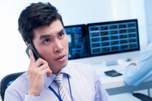 USA: Trhy zahájily týden mírným poklesem